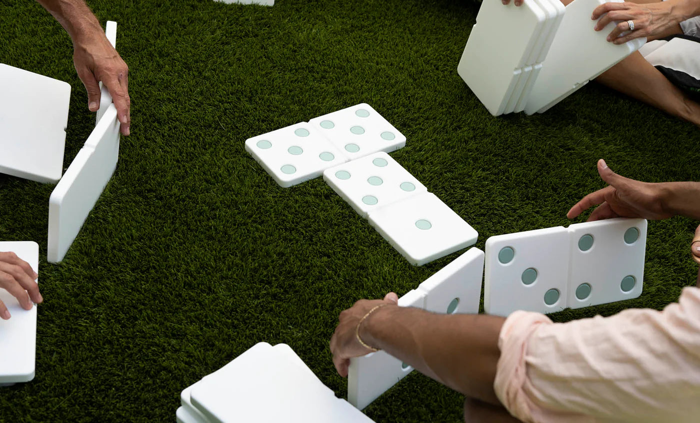 Dominoes