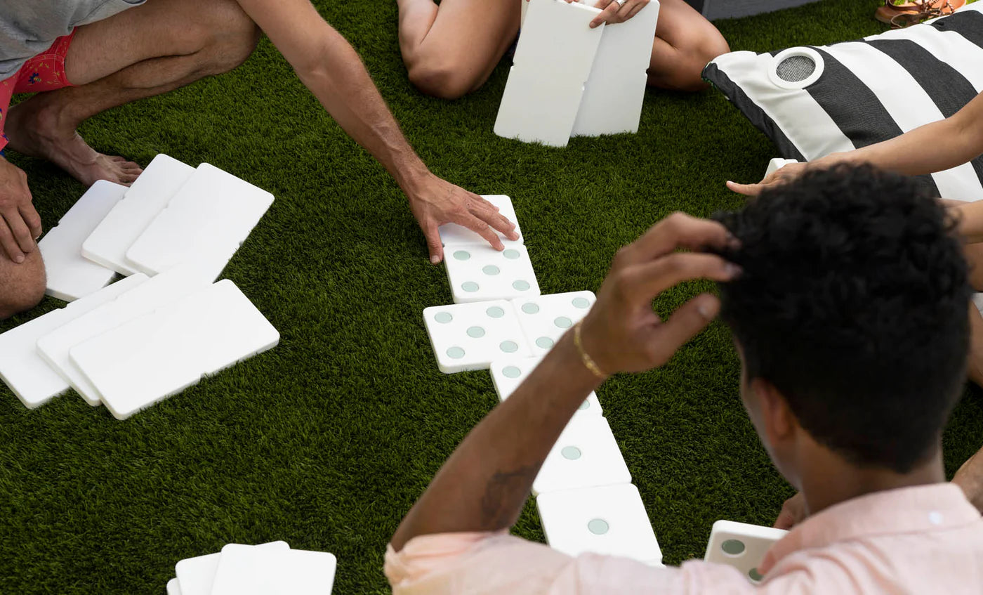 Dominoes
