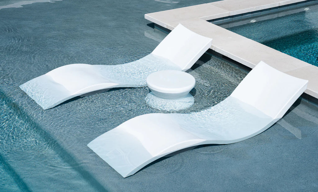 Signature Chaise and Side Table In-pool set