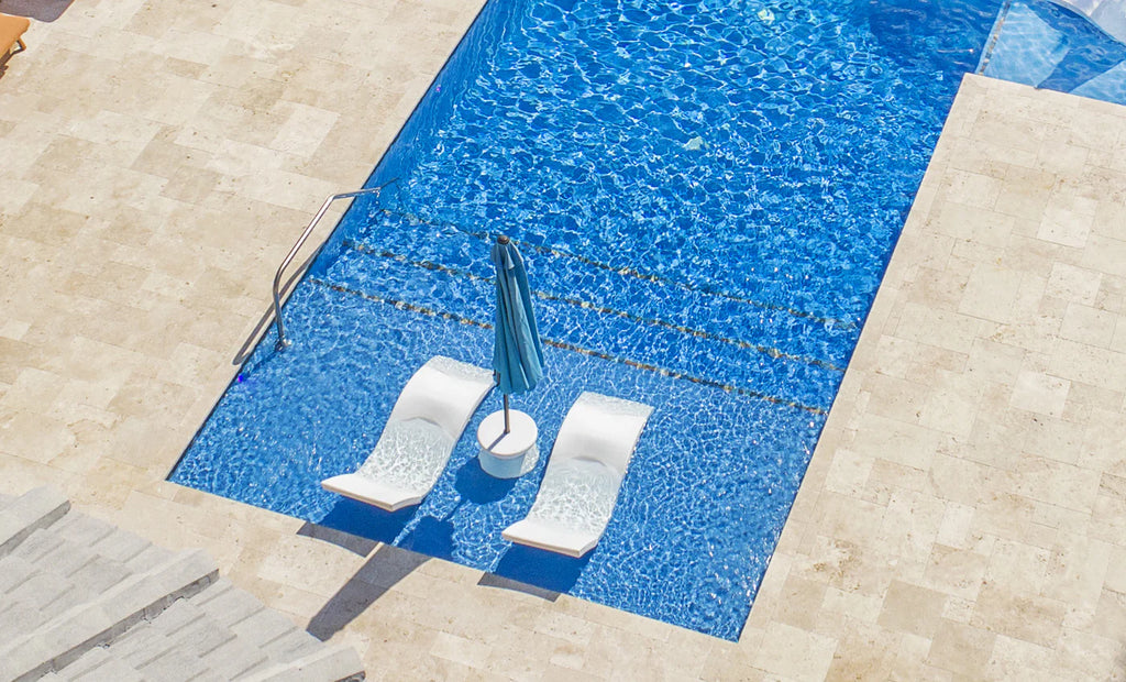 Signature Chaise and Side Table In-pool set