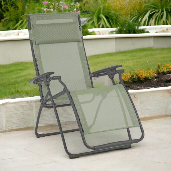 28" Green Steel Outdoor Zero Gravity Chair with Green Cushion